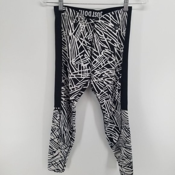 Nike Just Do It black and white leggings Size M - Picture 1 of 5